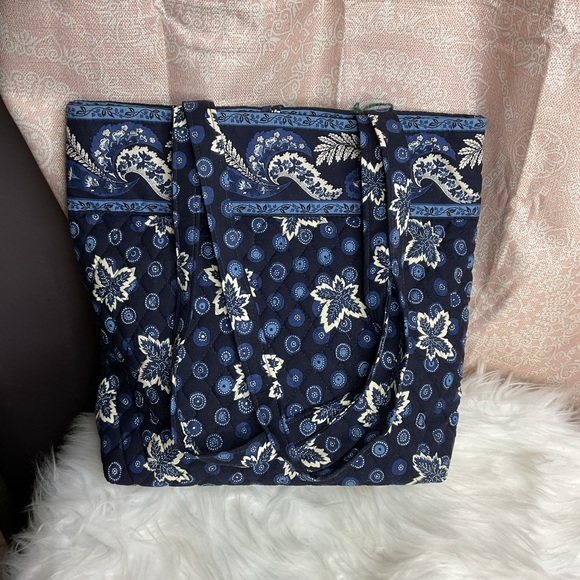 Vera Bradley Retired Blue coin Tote NWT - Picture 2 of 5